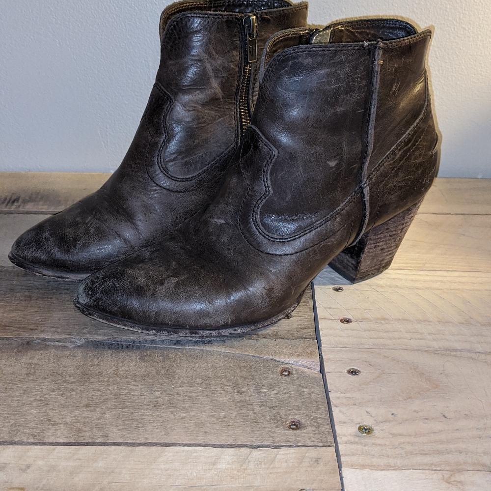 Frye Renee short booties